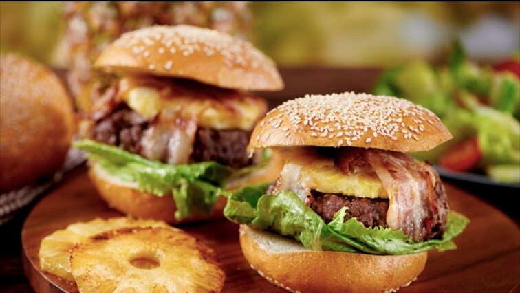 Ananászos-baconös hamburger