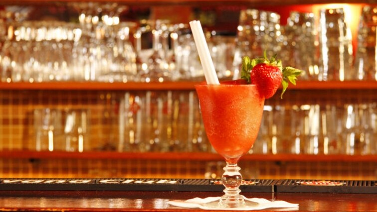 Koktejly, které si můžete připravit doma: Sladké jahodové Daiquiri