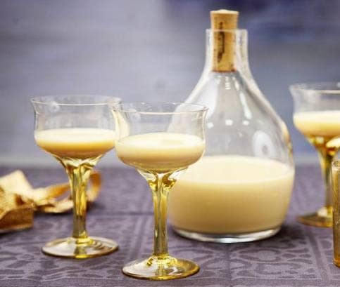 Domácí vaječný koňak