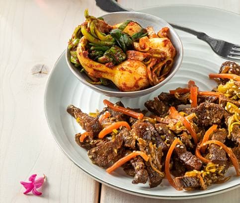 Hovädzie bulgogi s pa kimchi a ryžou