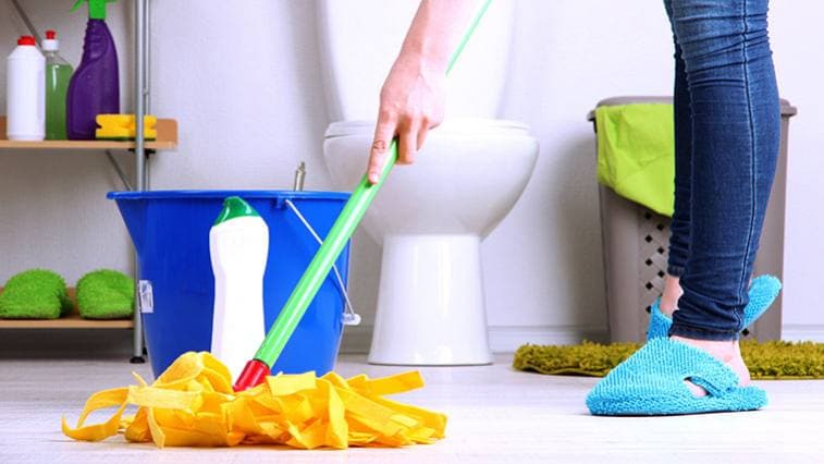 Upratovanie kúpeľne: Pomôže aj ocot, sóda a igelitka