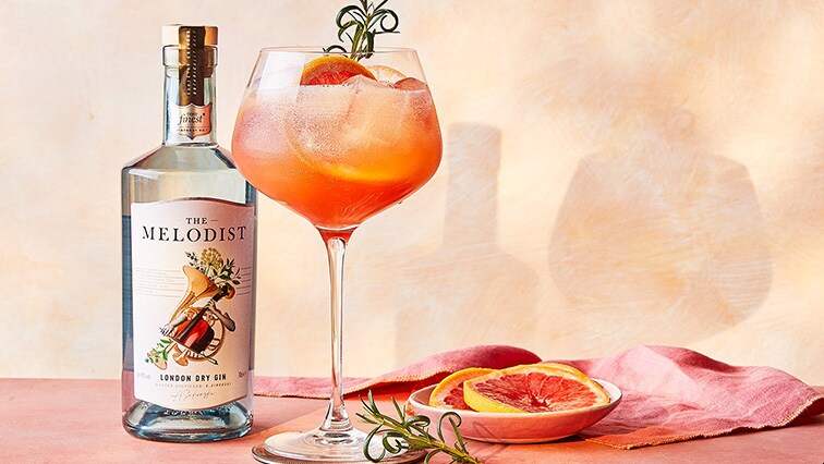 Rozmaring és grapefruit gin fizz