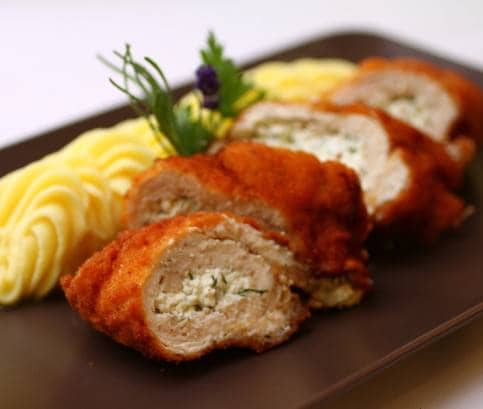 Kapros túróval töltött csirkemellfilé