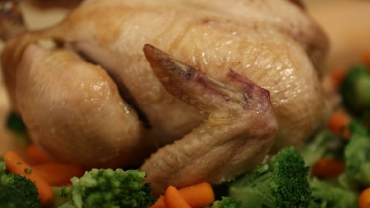 Sóágyon sült tanyasi csirke