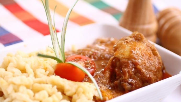 Kakaspörkölt bográcsban