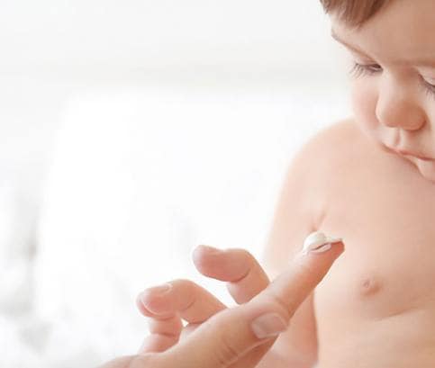 Dětský krém, olej nebo mléko: jak si správně vybrat