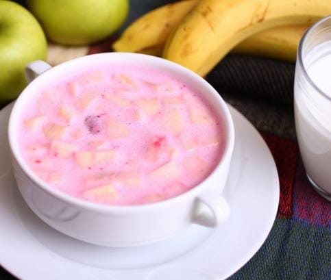 Gyümölcsleves banánnal, almával