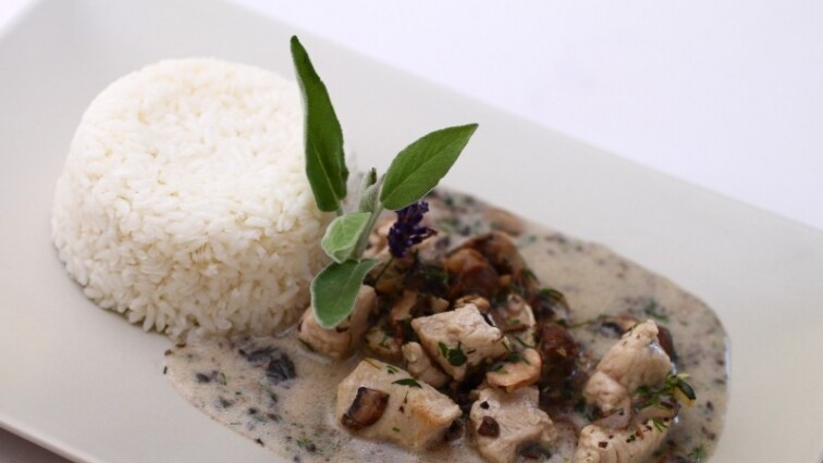 Tejszínes-gombás pulykamell