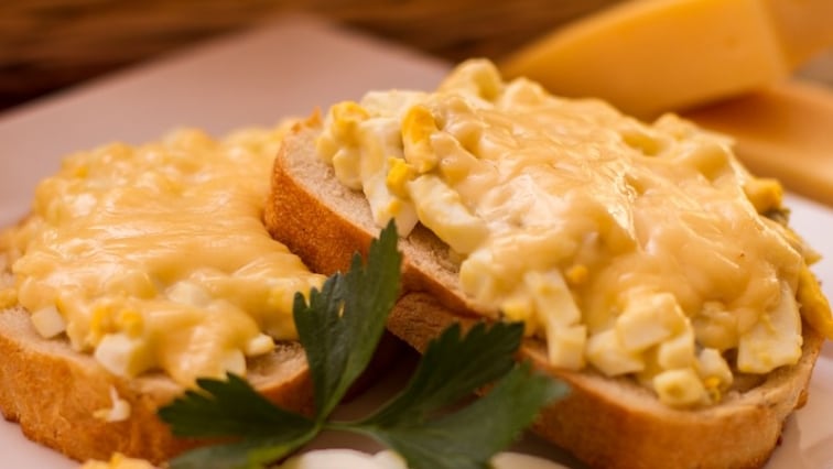 Tojáskrémes melegszendvics