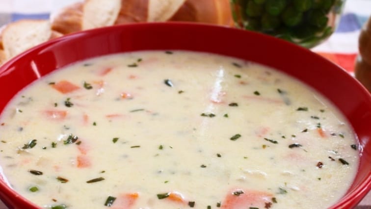 Tárkonyos csirkeragu leves zöldborsóval