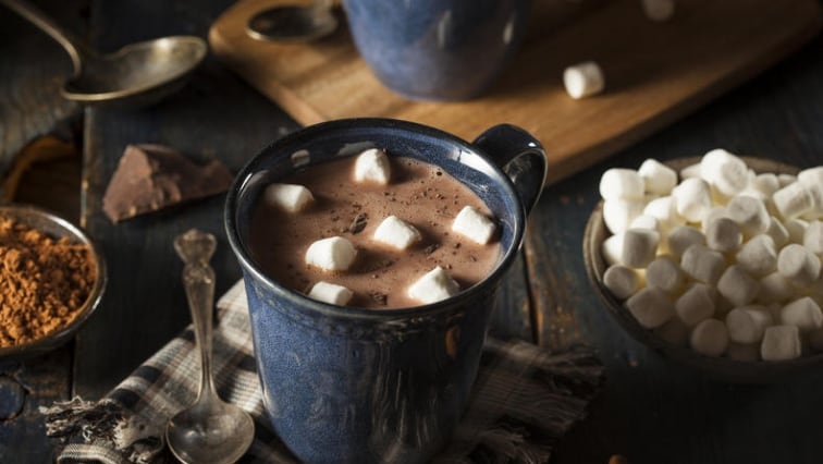 Horká čokoláda s domácími marshmallows