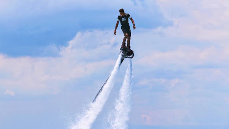 Jízda ve Ferrari, let balonem. Zážitky jako dárky letí. Které nejvíc a na co pozor?