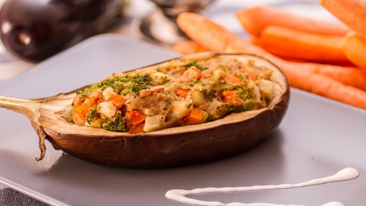 Vegetáriánus töltött padlizsán