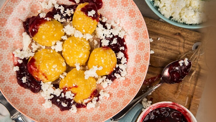 Tvarohové guľky z kukuričnej krupice