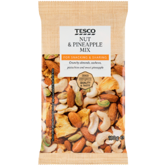 Tesco aszalt ananászkockák és diófélék keveréke