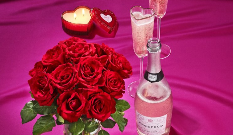 Put your love on paper and then seal it with a kiss