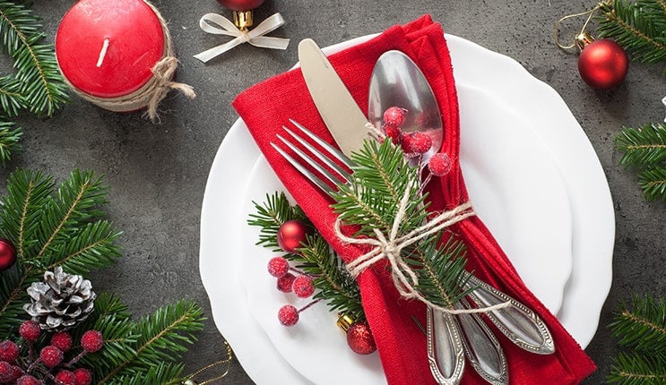 Need extra plates for your guests? Shop dinner sets and festive tablecloths.