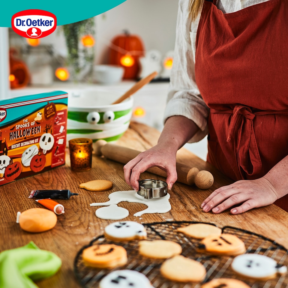 image 1 of Dr. Oetker Halloween Pumpkin & Skull Biscuit Decorating Kit 484g 