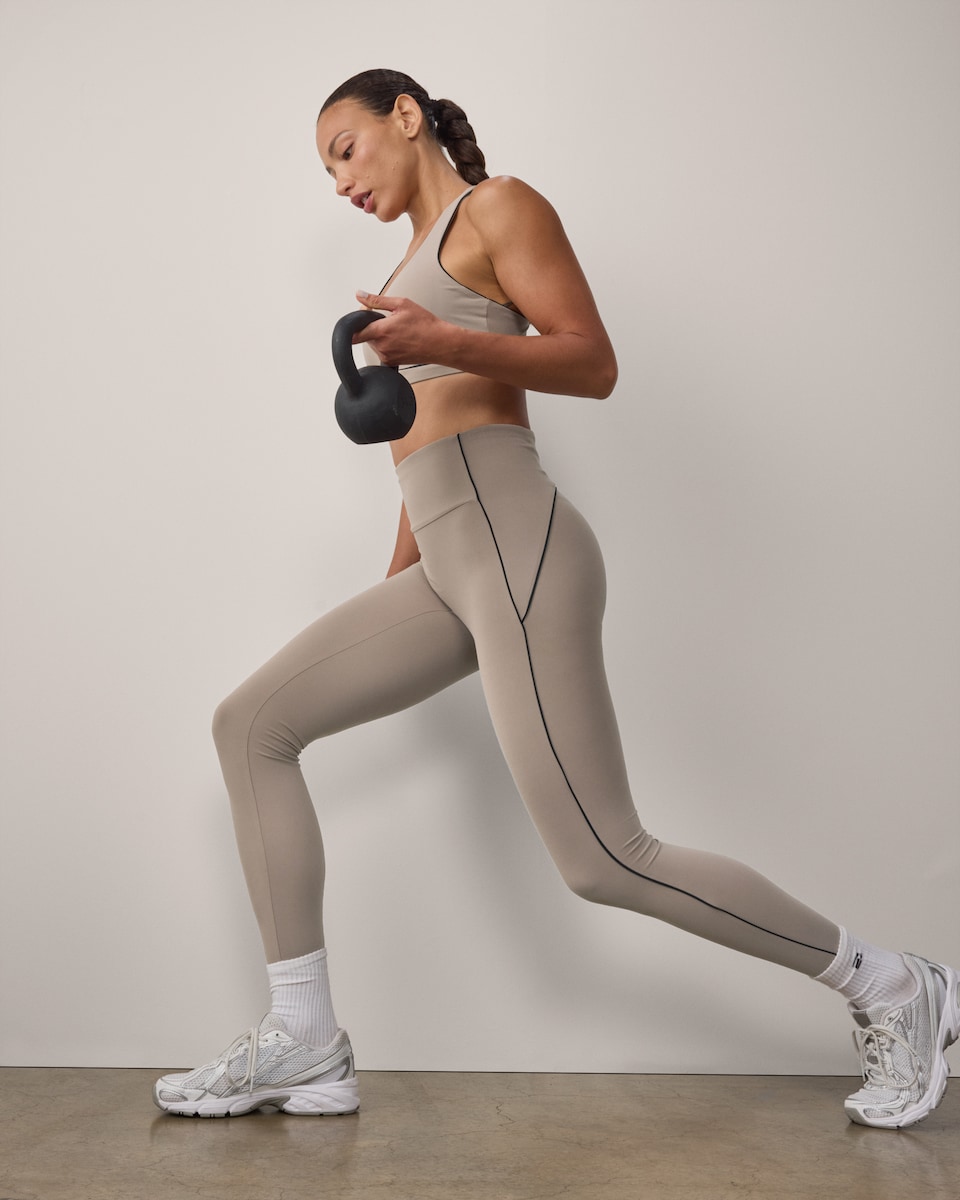 image 1 of F&F Active EVERYHOUR Contrast Tipped Leggings in Neutral