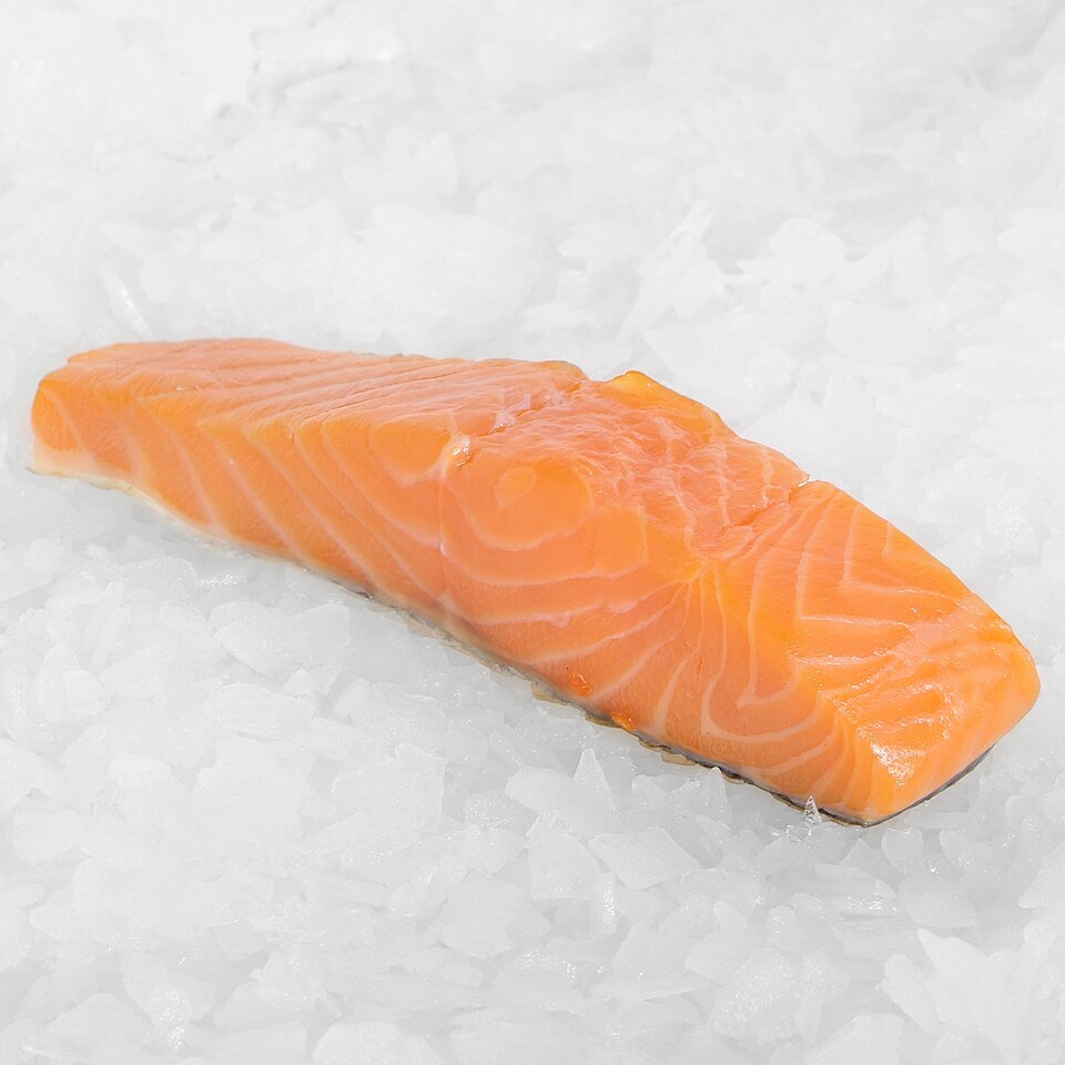 Tesco Counter Salmon Fillet 130G