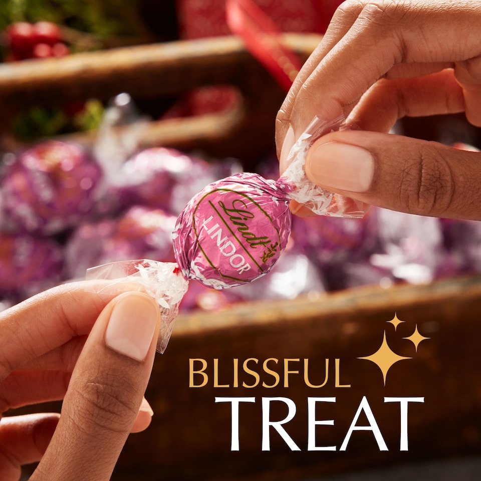 image 1 of Lindt Lindor Chocolate Truffles - Strawberries & Cream 200g