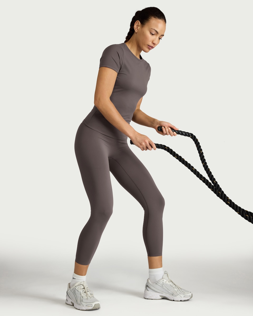 image 1 of F&F Active EVERYHOUR High Waisted 7/8 Leggings in Chocolate