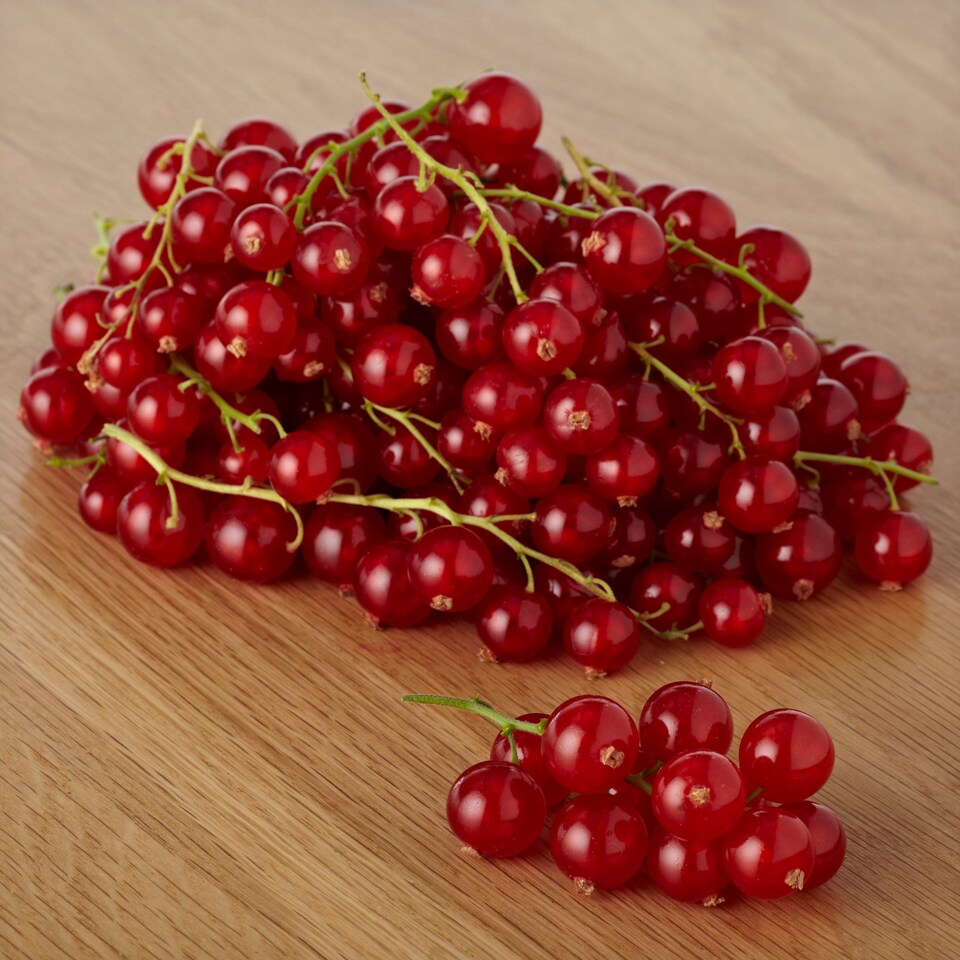 image 1 of Tesco Redcurrants 150G