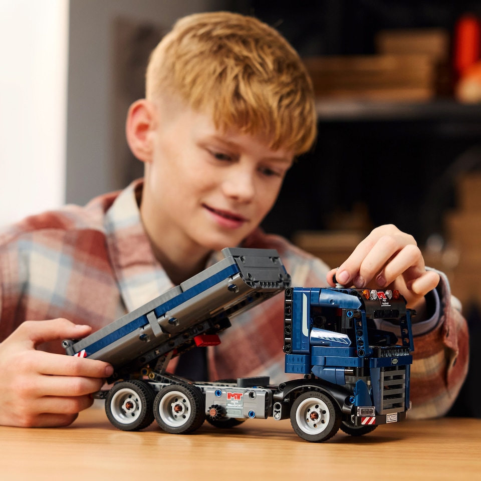 LEGO Technic 42203 Billenőplatós teherautó 1. kép