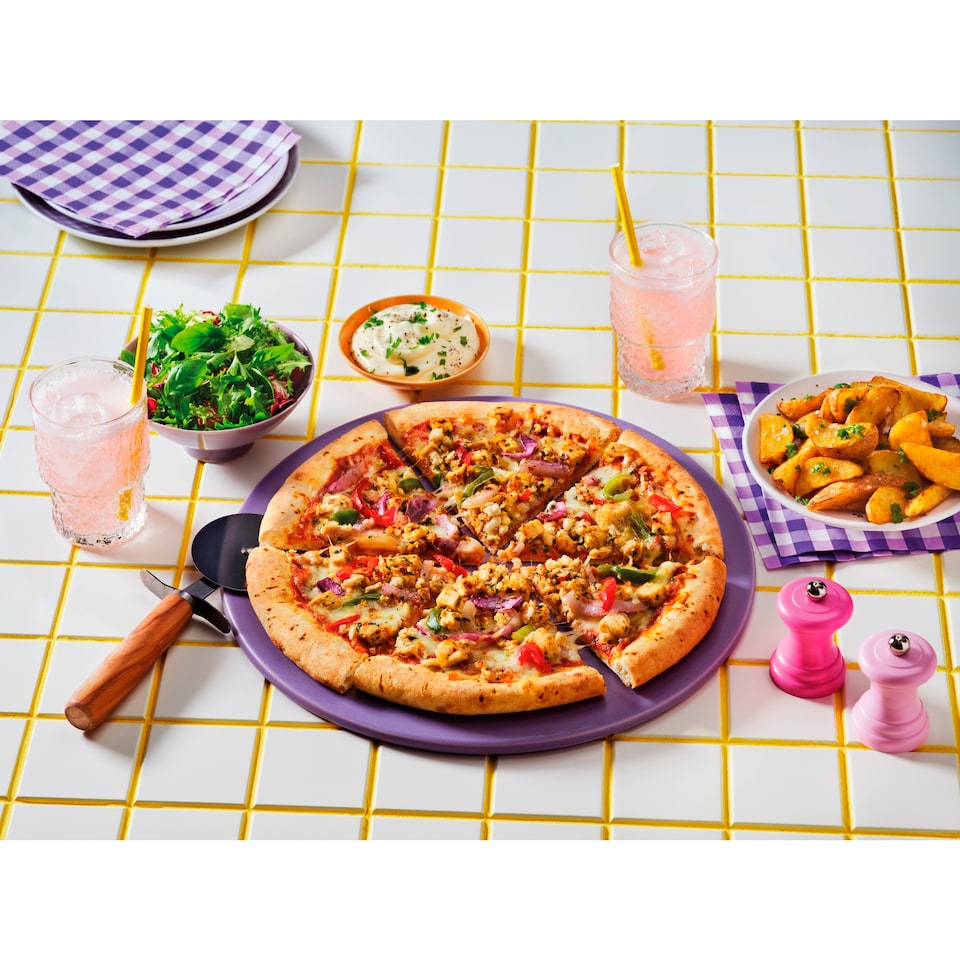 image 1 of Tesco Salt & Pepper Chicken Pizza 423g