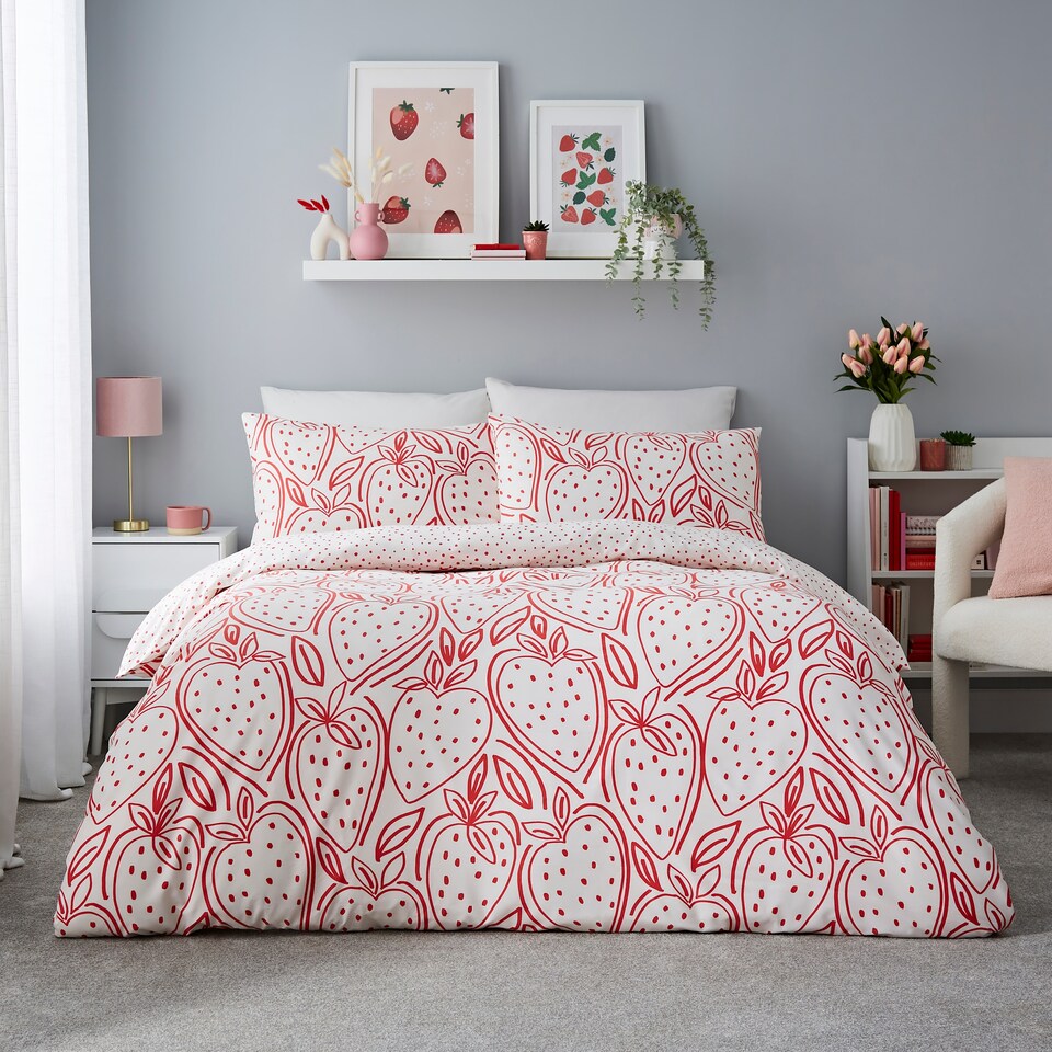 image 1 of Silentnight Strawberry Duvet Set Double