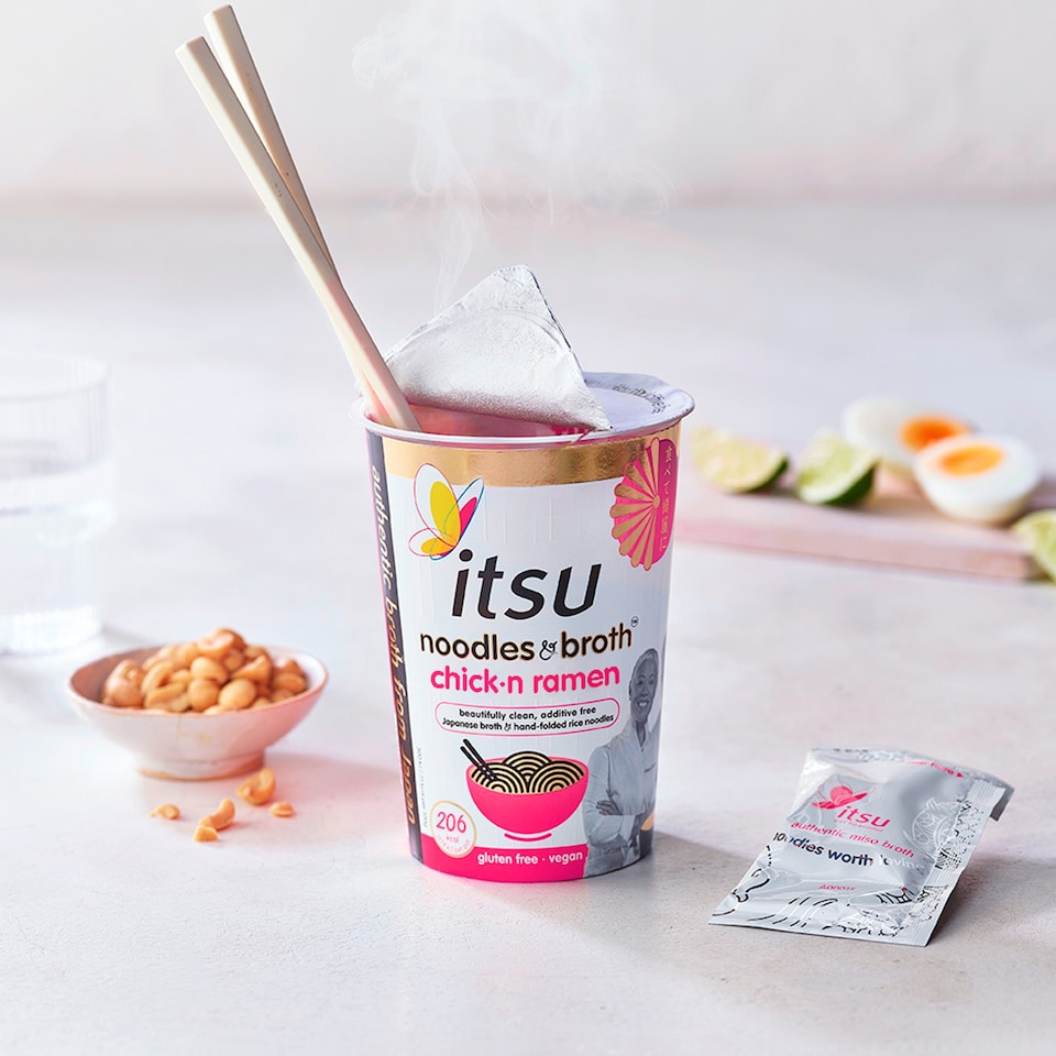 image 1 of itsu chickn ramen instant noodles & broth pot 64g