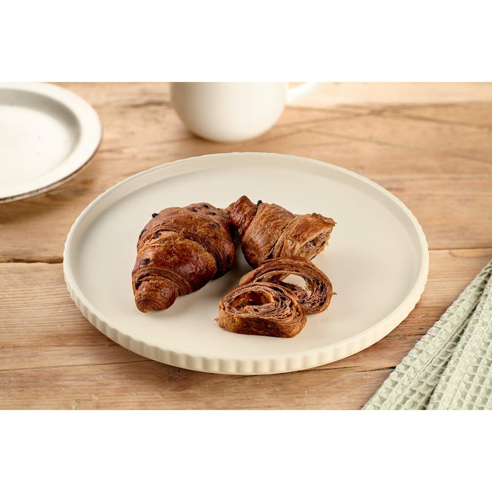 image 1 of Tesco Cocoa Croissant with Apricot Filling 78 g