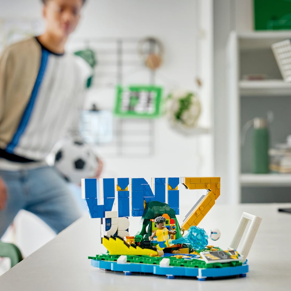 LEGO Editions 43027 Vini Jr. - A futball legjobb pillanatai  1. kép