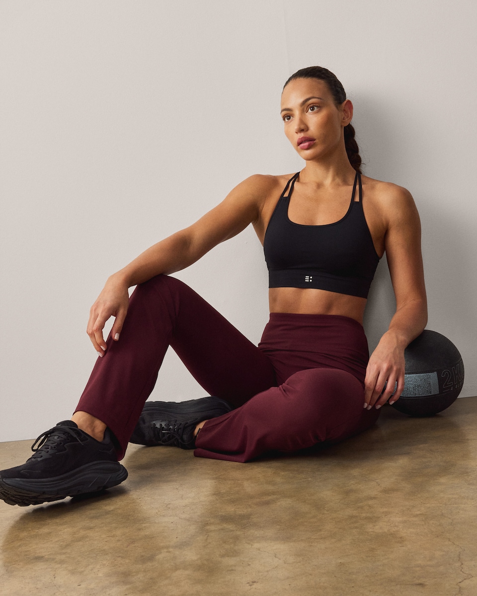 image 1 of F&F Active ULTRASTRETCH Flared Leggings in Burgundy