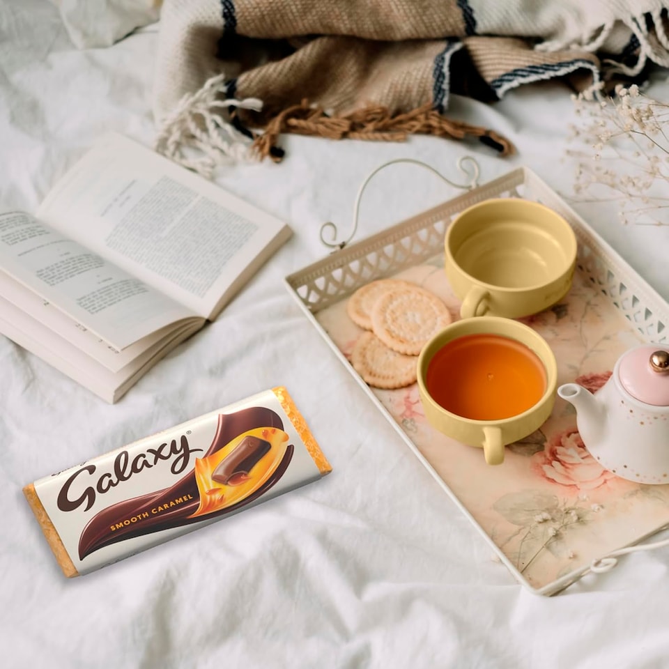 image 1 of Galaxy Smooth Caramel & Milk Chocolate Bar 135g