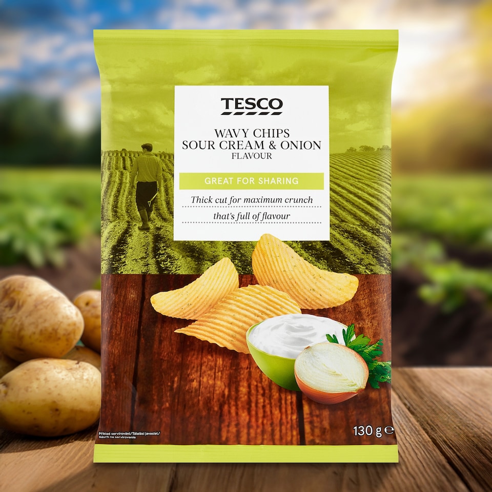 Tesco tejfölös ízű hullámos burgonyachips 130 g   1. kép