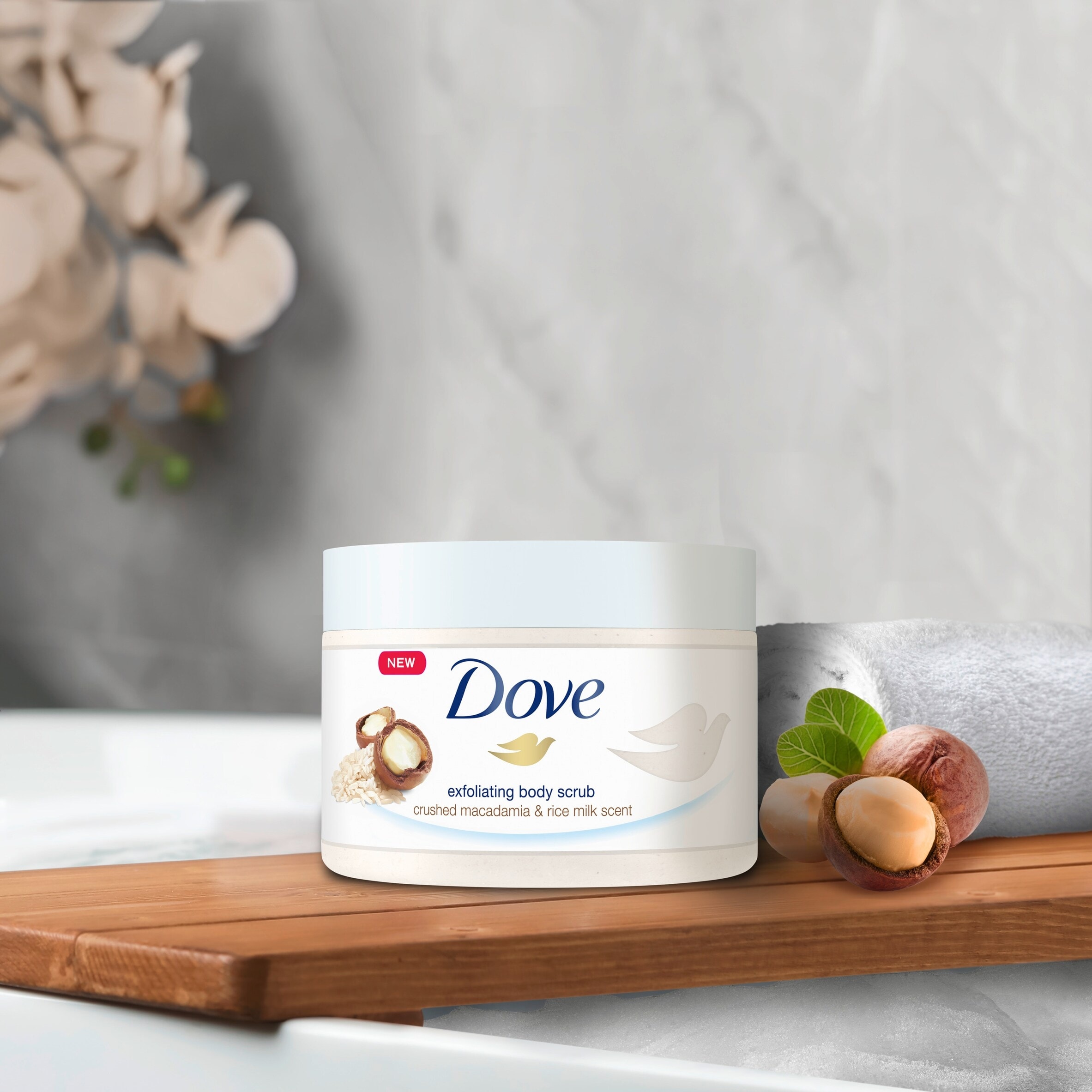 Dove Crushed Macadamia & Rice Milk Exfoliating Body Scrub 225ml