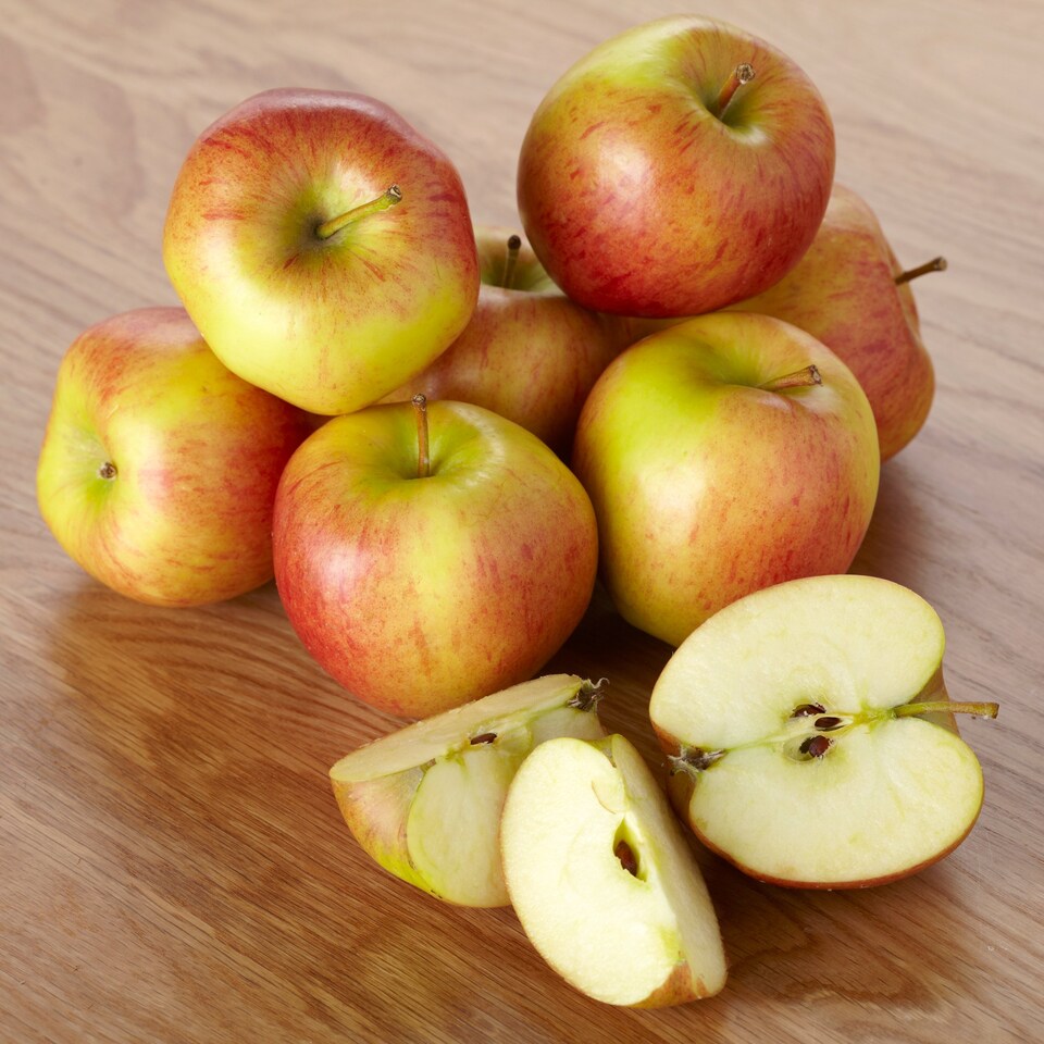 image 1 of Tesco Braeburn Apples Min 5 Pack Class 1