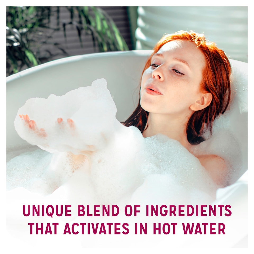 image 1 of Radox Detoxed Acai Berry Bath Salts 900g