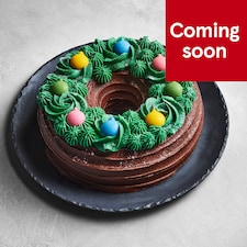 81. Tesco Christmas Bauble Wreath Cake 1.4kg (Serves 16)