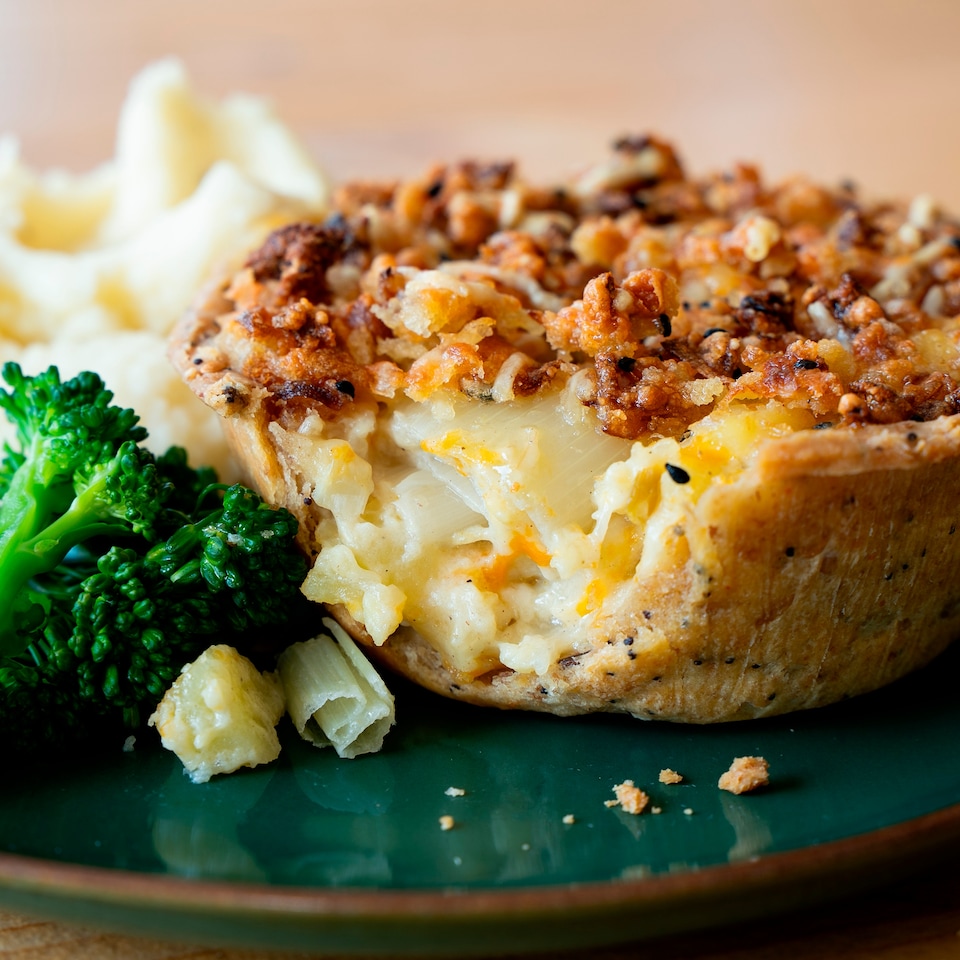 image 1 of Higgidy Barber's Vintage Cheddar, Potato & Leek Pie 200g