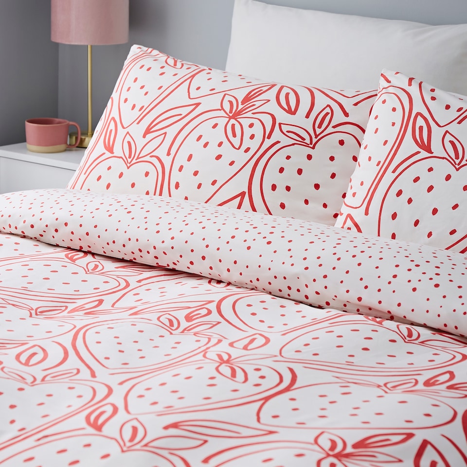 image 1 of Silentnight Strawberry Duvet Set Double