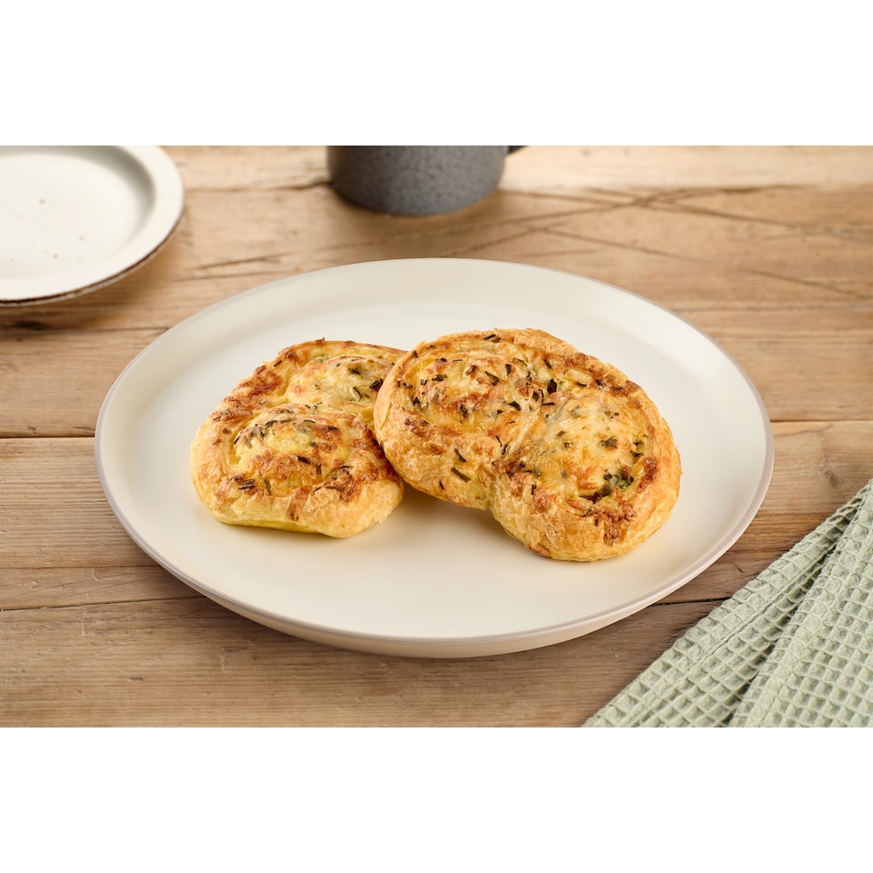 image 1 of Tesco Duo Snail with Cheese Filling and Jalapenos 88g