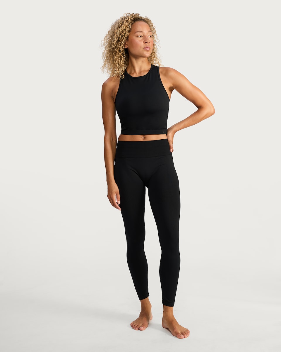 image 1 of F&F Active Seamfree Sleeveless Sports Vest in Black
