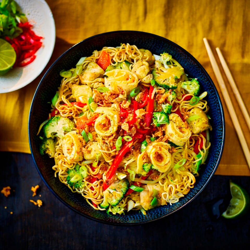 image 1 of Maggi 2 Minute Chicken Flavour Instant Noodles 75g