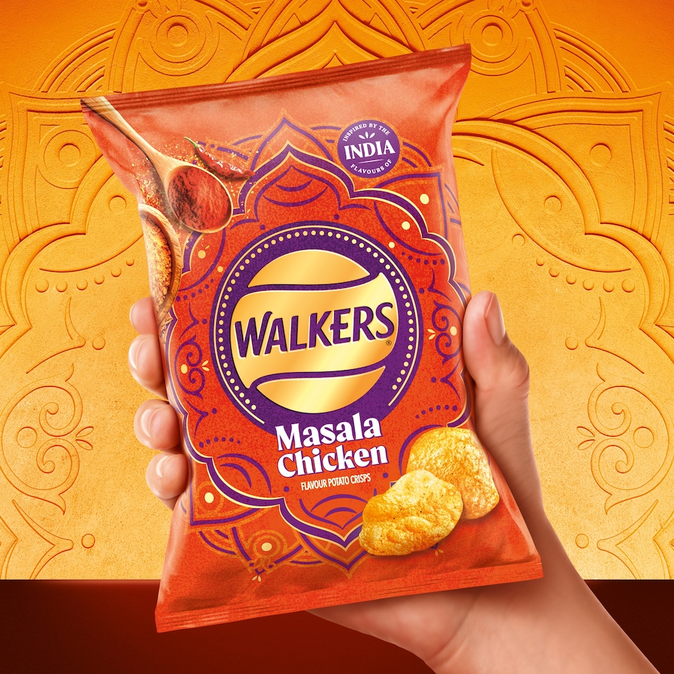 image 1 of Walkers Masala Chicken Multipack Crisps 6 x 25g