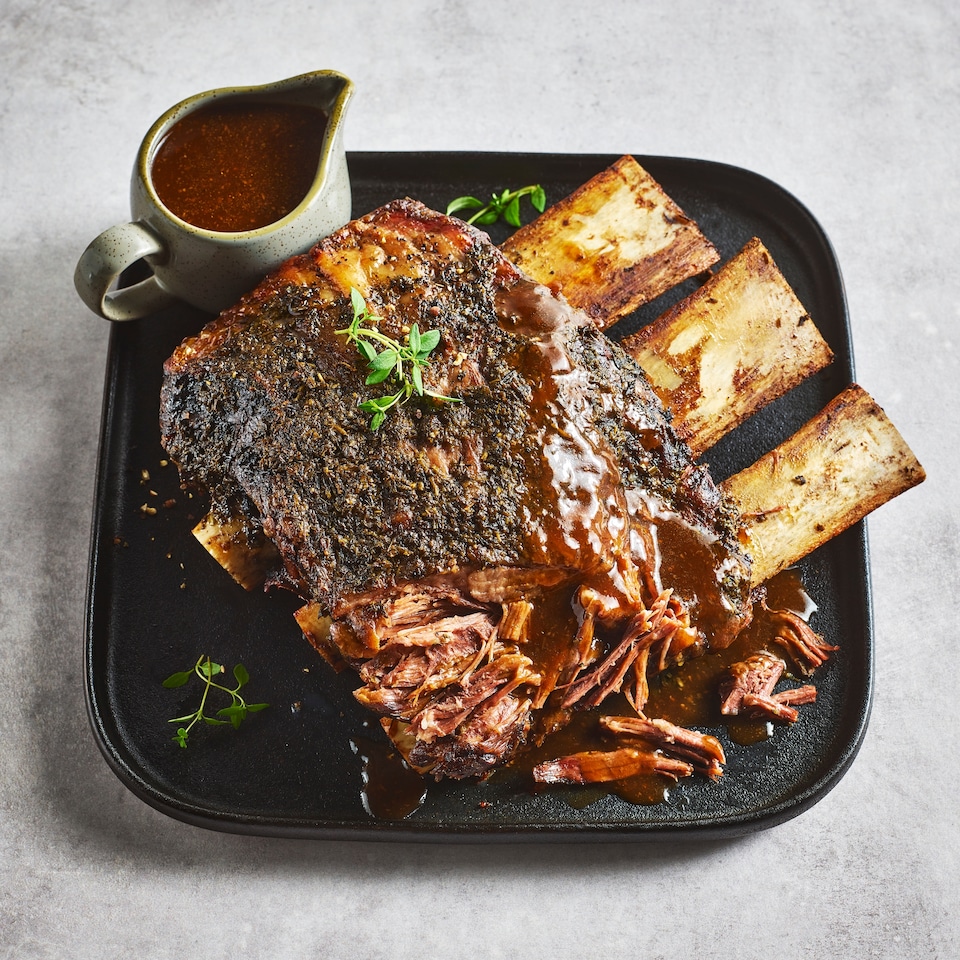 37. Tesco Finest Slow Cooked Beef Rib with a Red Wine & Roasted Garlic Gravy 1.584kg (Serves 6)