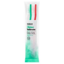 Tesco 2 Medium Toothbrushes Easy Grip