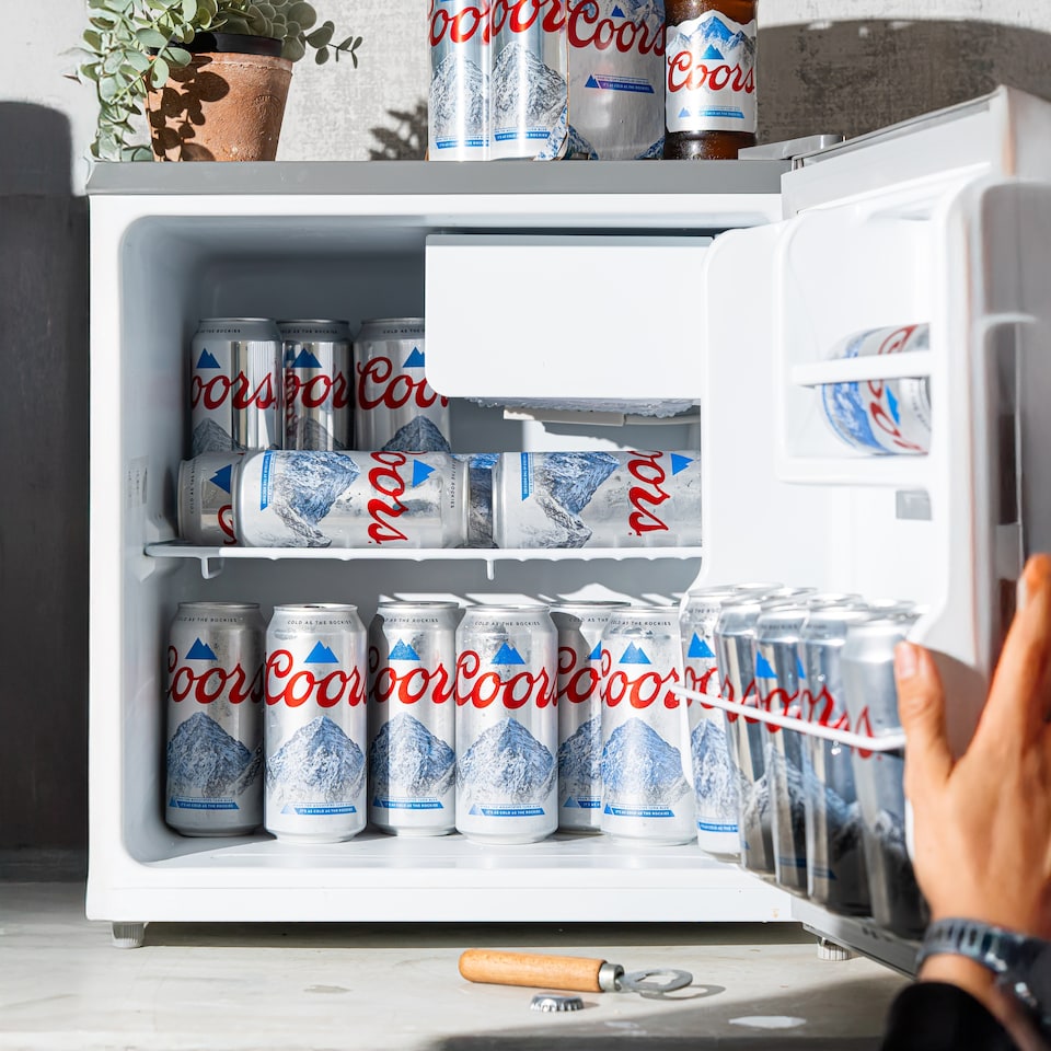 image 1 of Coors Lager Beer Can 4 x 568ml