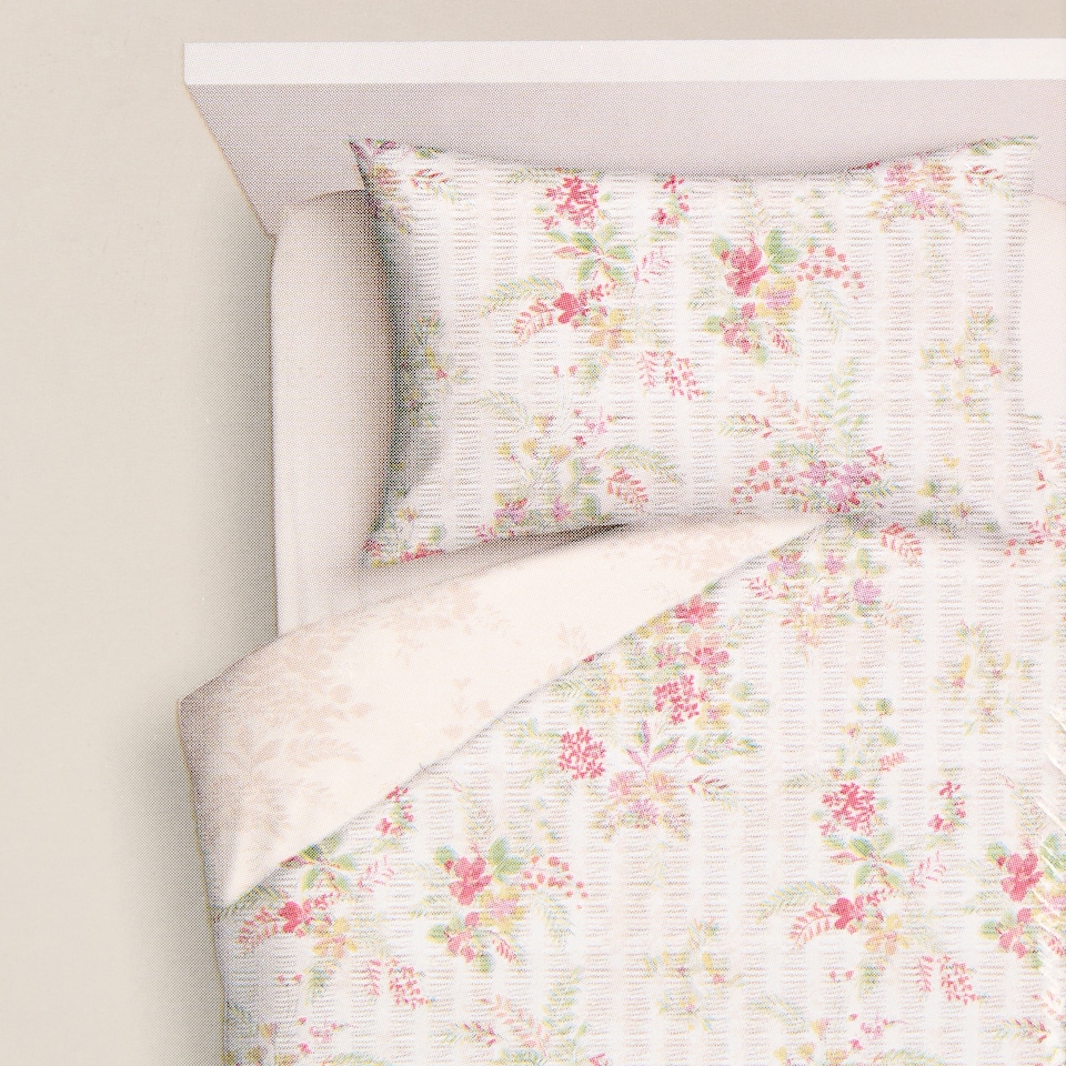 image 1 of F&F Home Textured Pretty Floral Duvet Set 140 x 200 cm